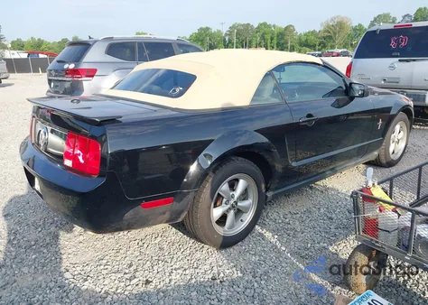 2008 Ford Mustang V6 Deluxe/V6 Premium z USA, uszkodzony, nr VIN 1ZVHT84N085118253